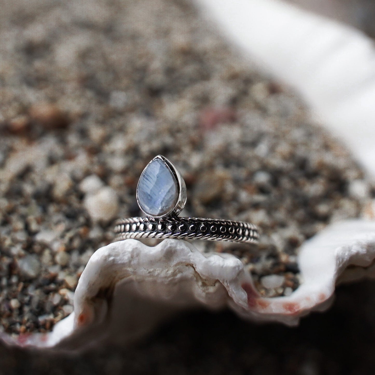 Rings Milk & Moon Ring