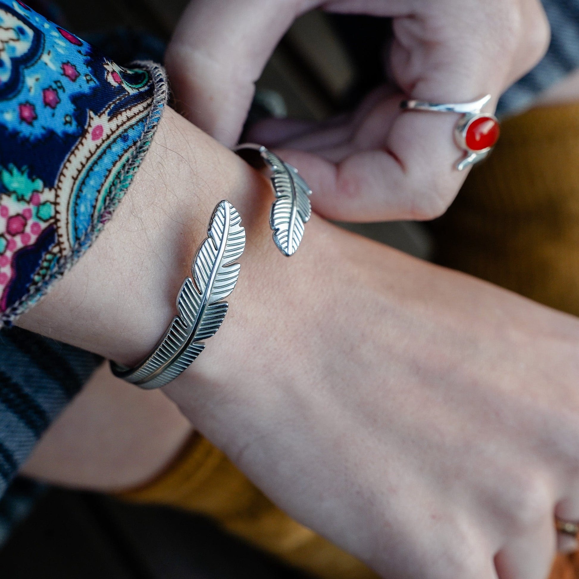 Bracelets Twin Feathers Bracelet