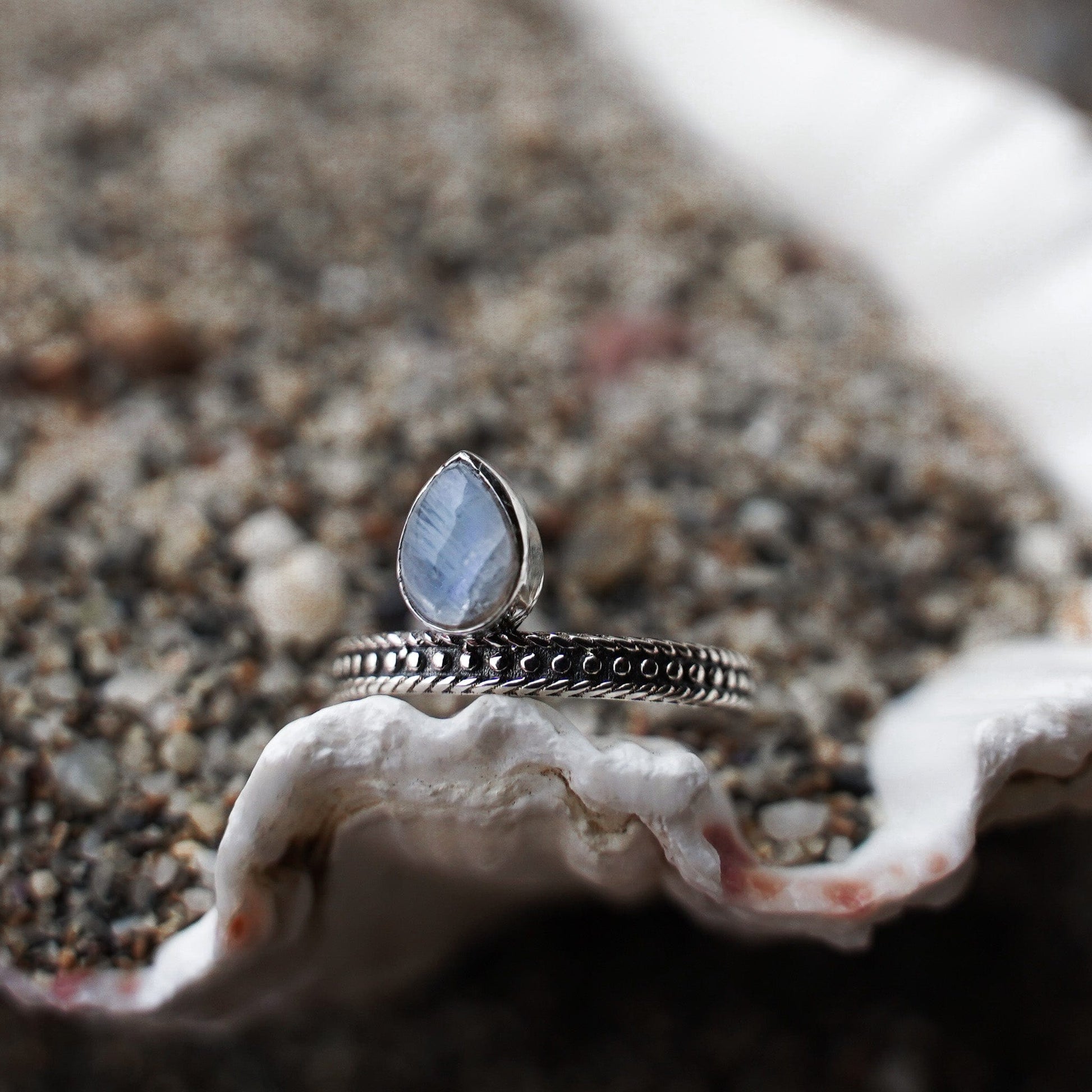 Rings Milk & Moon Ring