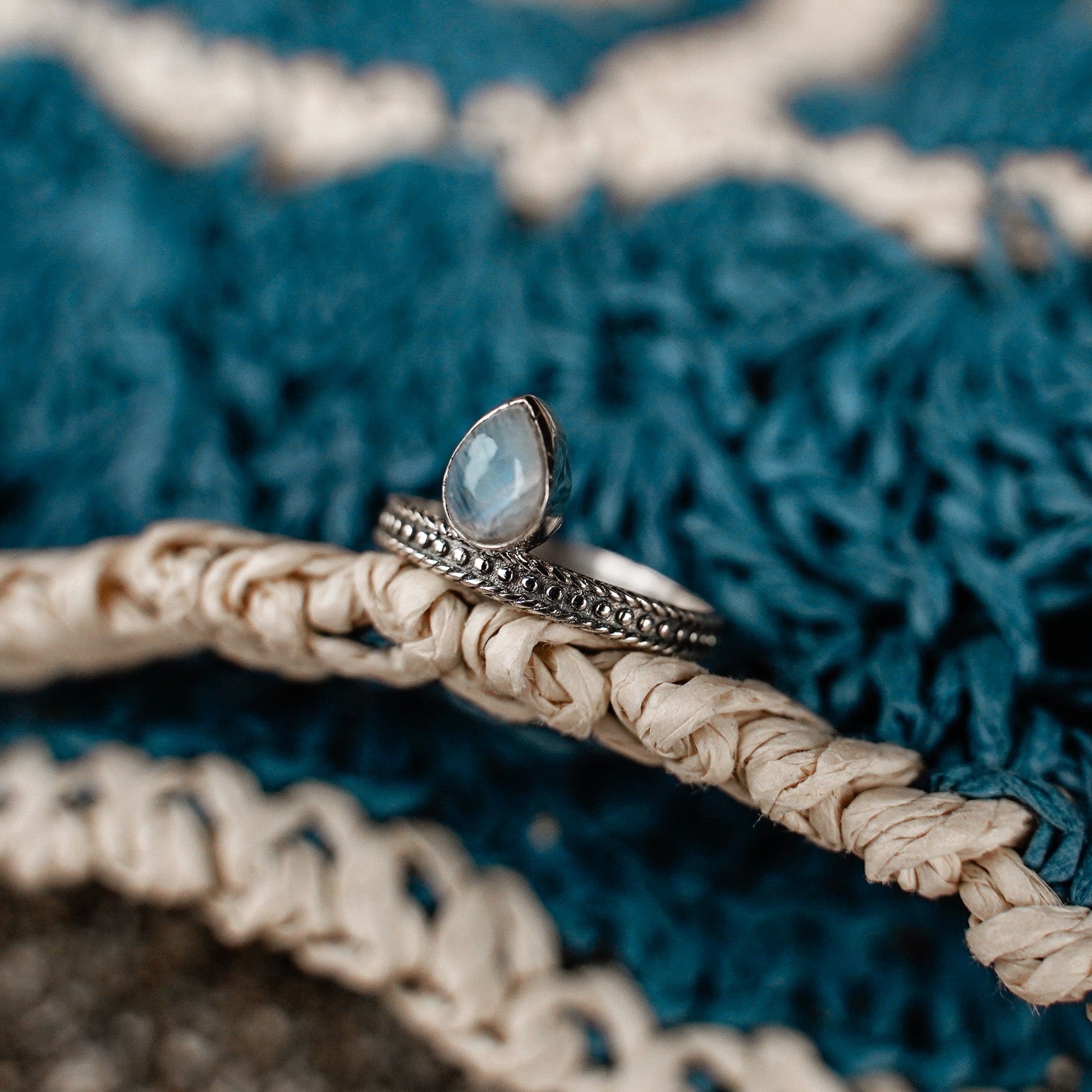 Rings Milk & Moon Ring